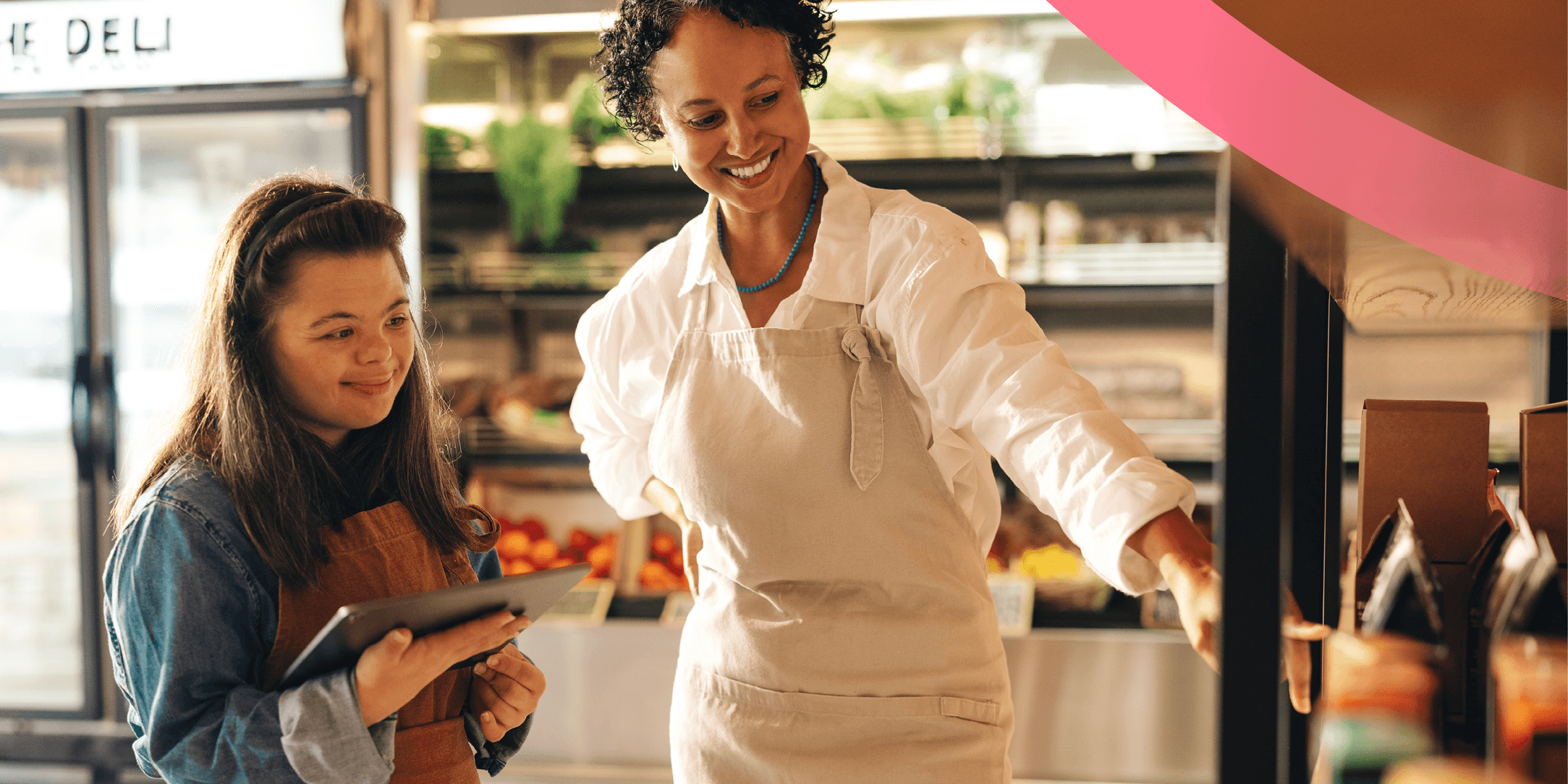 Three Workvivo customers share their top tips for internal comms for frontline employees like nurses, delivery drivers, and restaurant servers.
